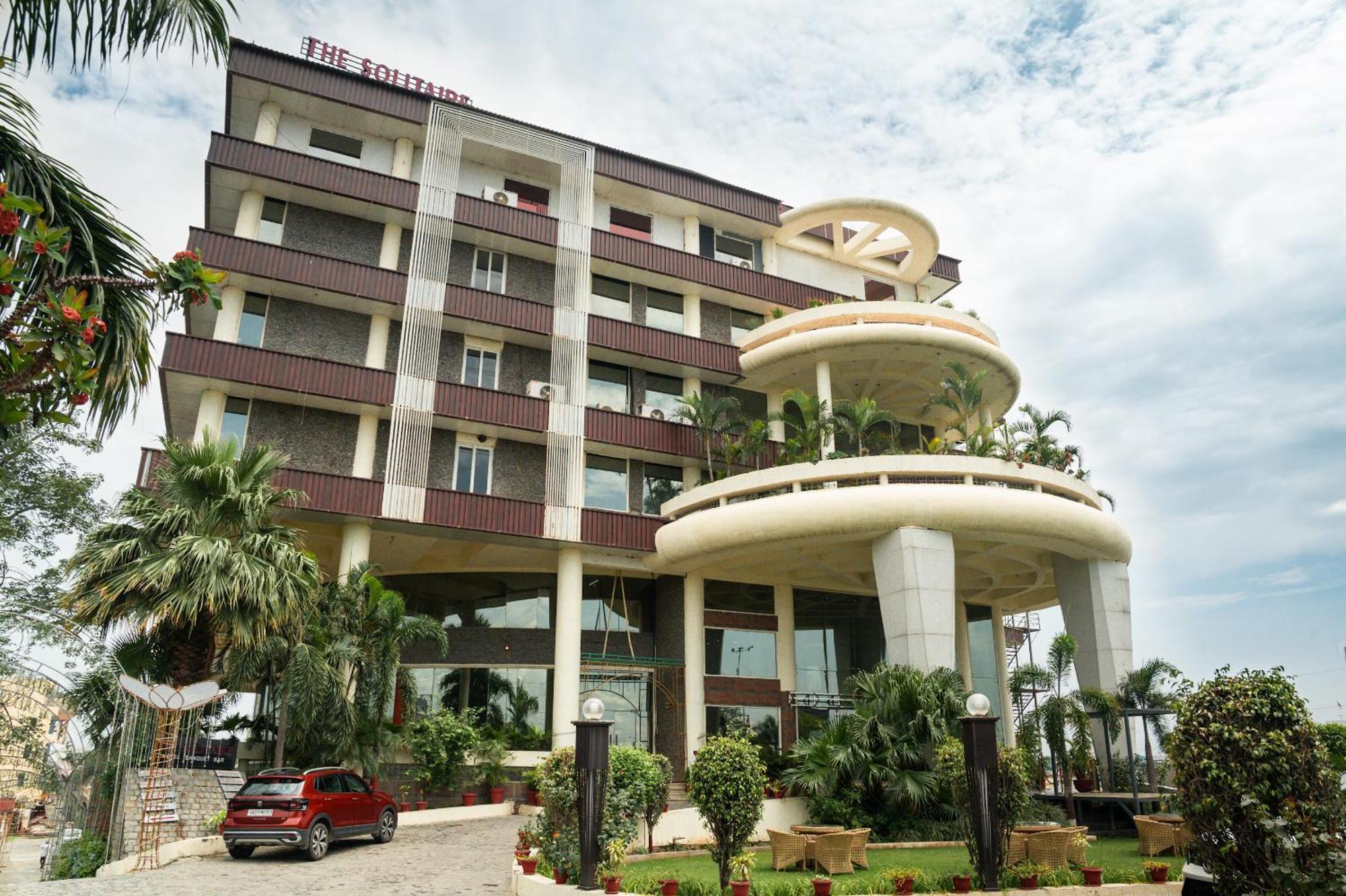 The Solitaire Dehradun Buitenkant foto